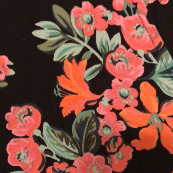 Ann Taylor Black Floral Wrap Shirt MP - Picture 4 of 4